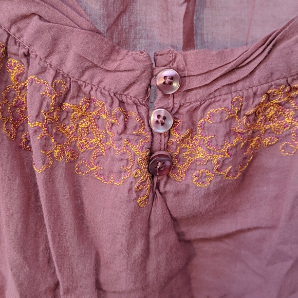 Mynt Star embroidered top - Picture 2 of 4